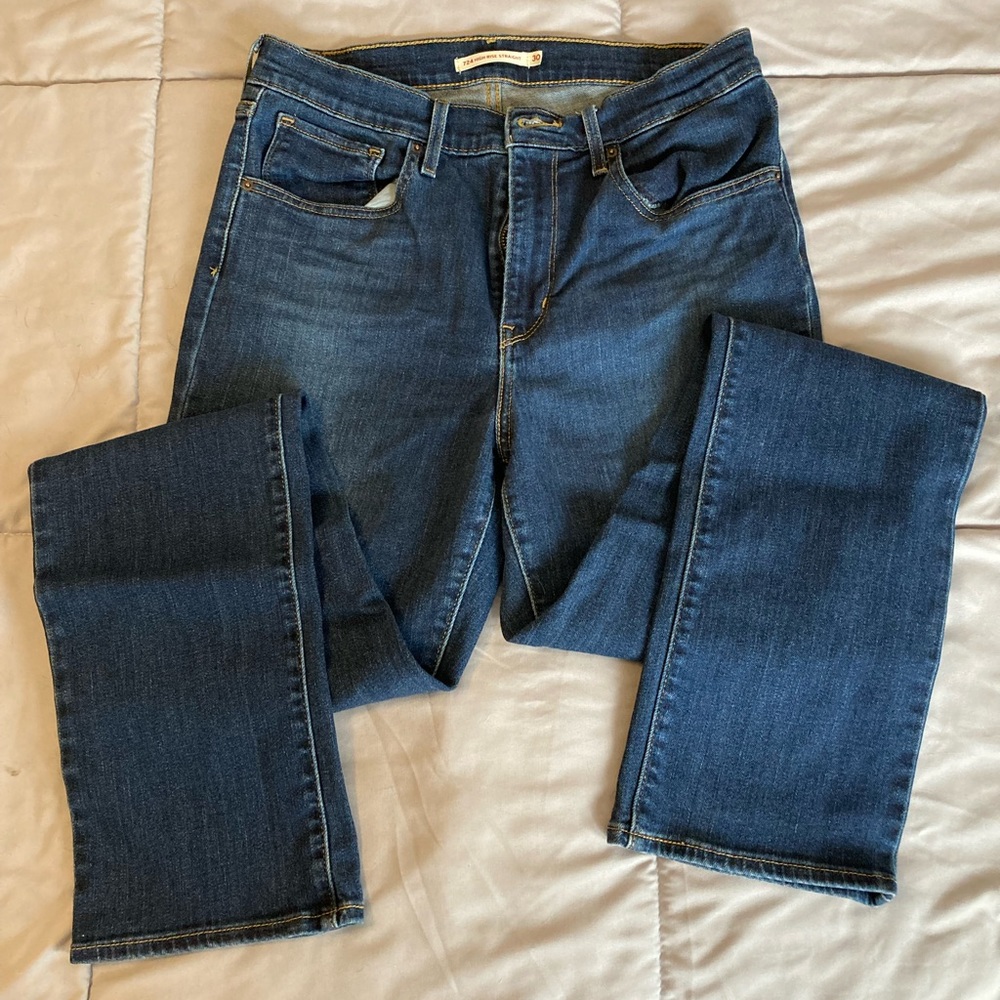 Levi’s 724 High Rise Straight Sz 30 medium wash